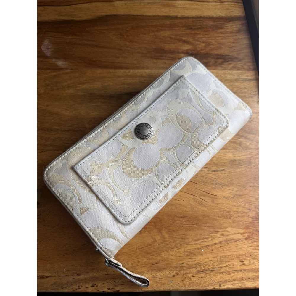 Coach Optic Signature Logo Wallet White Cream Color Long Zip Wallet